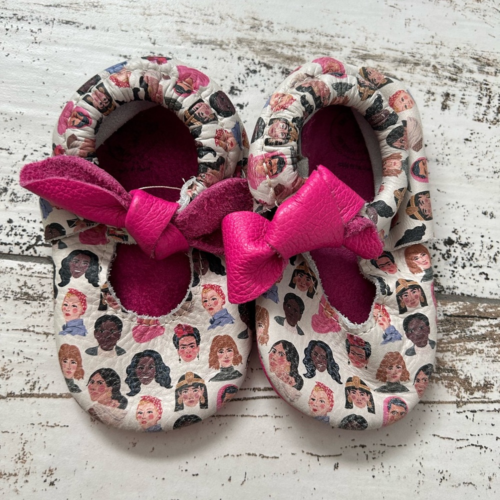 Freshly Picked Knotted Bow Moccasins